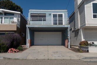 1834 Rhodes St in Hermosa Beach, CA - Foto de edificio - Building Photo