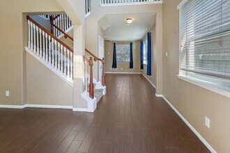 8314 Hampton Bay Drive in Baytown, TX - Foto de edificio - Building Photo