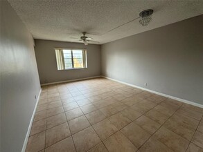 4354 NW 9th Ave, Unit 3D in Deerfield Beach, FL - Building Photo - Building Photo