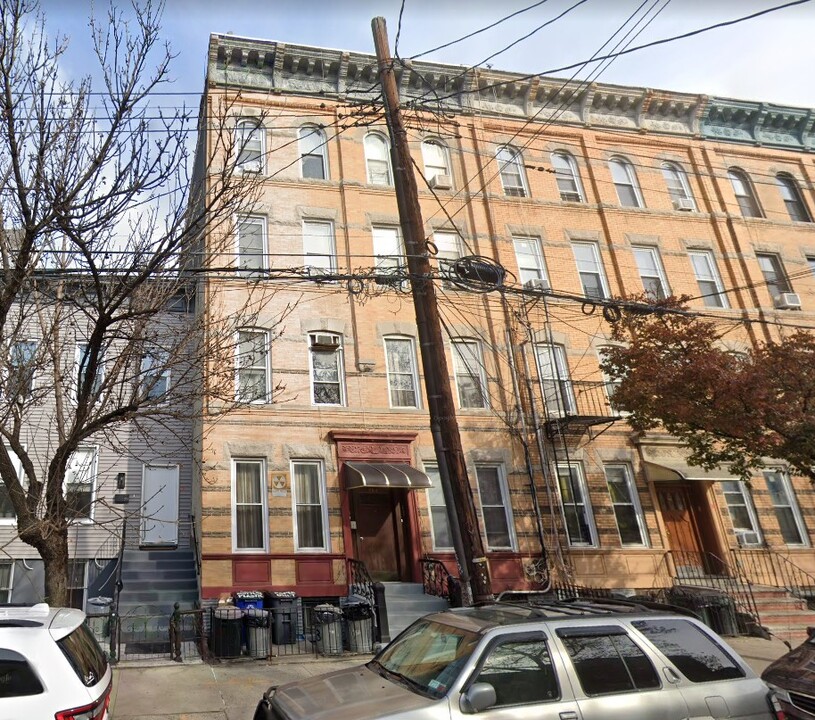 256 Saint Nicholas Ave in Brooklyn, NY - Building Photo