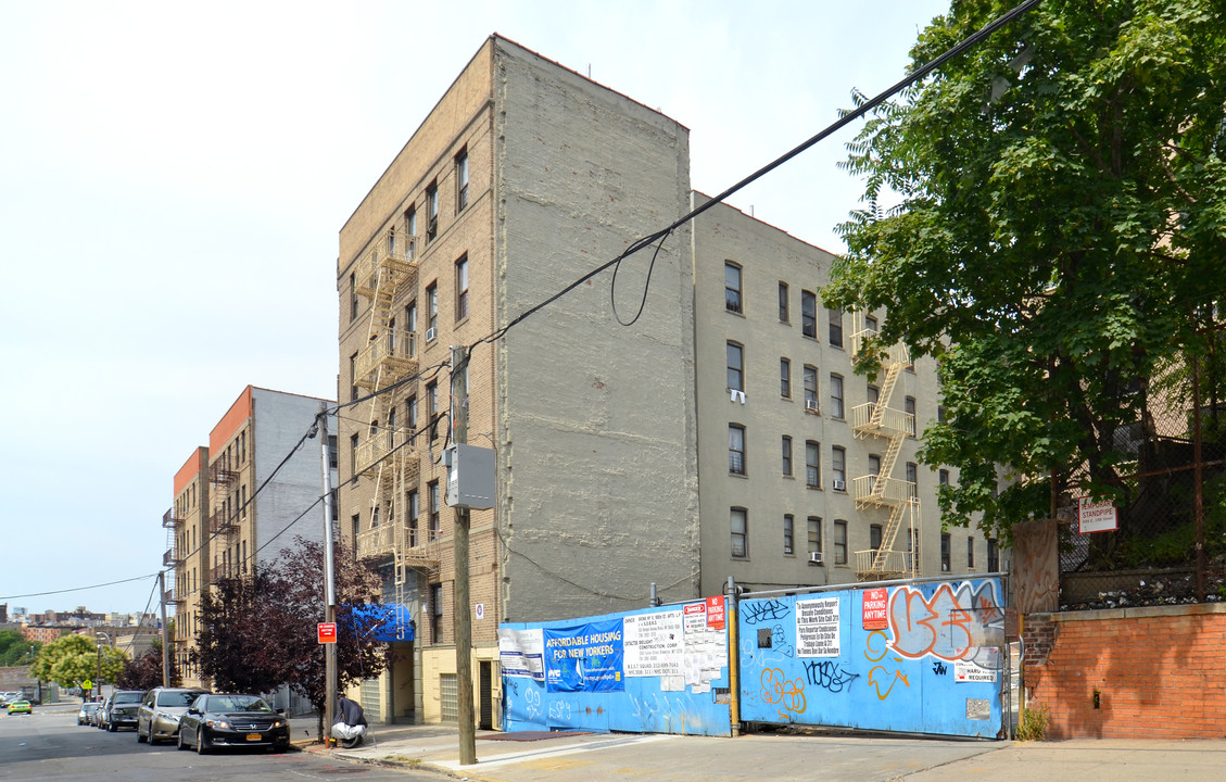 495 E 188th St in Bronx, NY - Foto de edificio