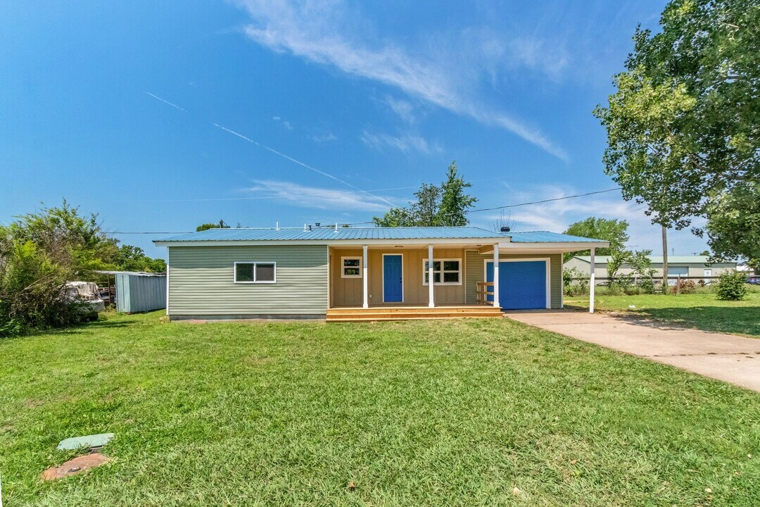 105 Nelson Park Rd SW in Gravette, AR - Building Photo