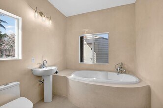 467 NE 31st St in Boca Raton, FL - Building Photo - Building Photo