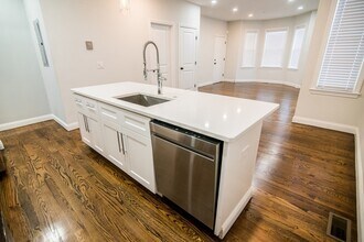 757 Washington St, Unit 1 in Boston, MA - Building Photo - Building Photo