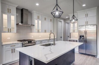 8231 Forest Ln in Dallas, TX - Building Photo - Building Photo