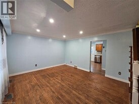 4433 Meadowvale Dr in Niagara Falls, ON - Building Photo