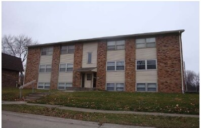 1901 16th St in Silvis, IL - Foto de edificio