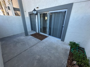 1750 Prefumo Canyon Rd in San Luis Obispo, CA - Foto de edificio - Building Photo