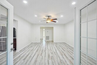 8412 Avenue L in Santa Fe, TX - Building Photo - Building Photo