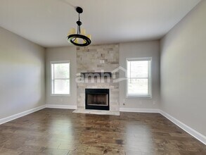 1857 Bloom Ct in Dacula, GA - Foto de edificio - Building Photo