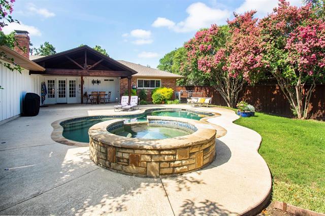 4824 Harvest Hill Rd in Dallas, TX - Building Photo