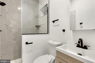 2938 W Girard Ave-Unit -1 in Philadelphia, PA - Building Photo - Building Photo