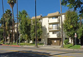 Sierra Vista in Los Angeles, CA - Building Photo - Building Photo