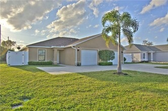 512 Skyline Blvd in Cape Coral, FL - Building Photo - Building Photo