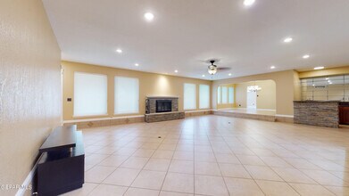 801 Claravista Ln in El Paso, TX - Building Photo - Building Photo