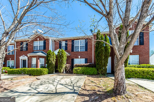 5549 Strathmoor Manor Cir