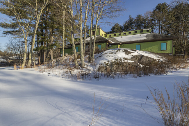 Bow Lane Apartments in Bedford, NH - Building Photo - Building Photo