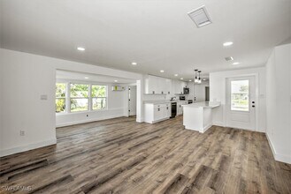 160 Francis Dr NE in Port Charlotte, FL - Building Photo - Building Photo