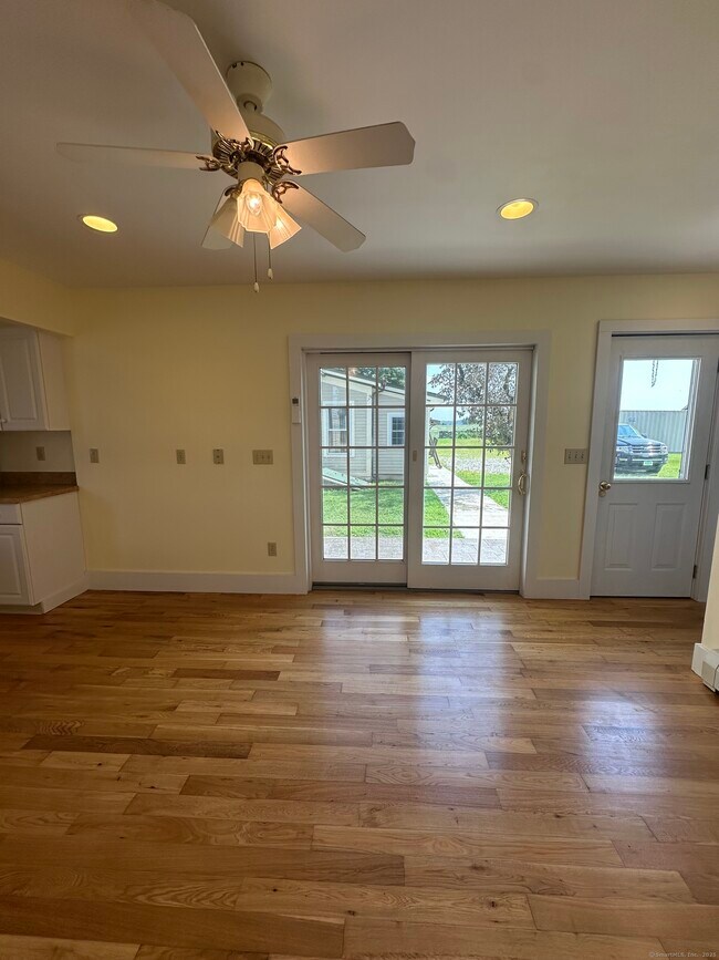 135 Waterman Rd in Lebanon, CT - Building Photo - Building Photo