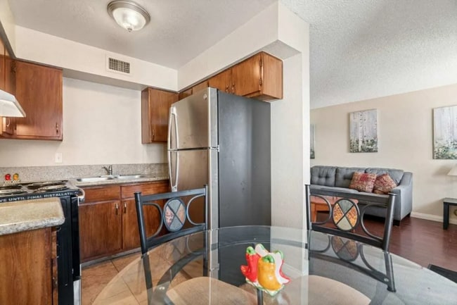 3820 Pennwood Ave in Las Vegas, NV - Building Photo - Building Photo