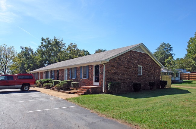 102 Long Forest Dr in Greenville, SC - Building Photo - Building Photo