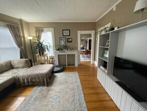 395 Hanover St, Unit 1 in Manchester, NH - Foto de edificio - Building Photo