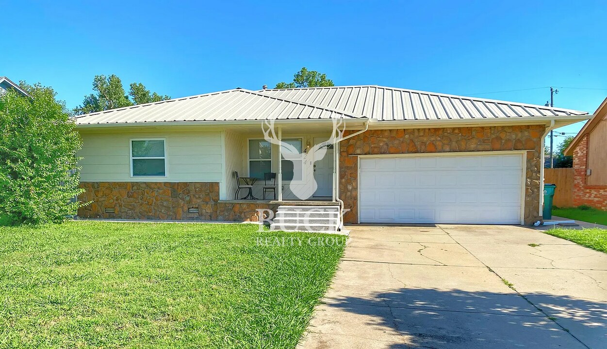 424 NW 121st St in Oklahoma City, OK - Building Photo