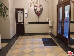 630 S Kenmore Ave in Los Angeles, CA - Building Photo - Building Photo