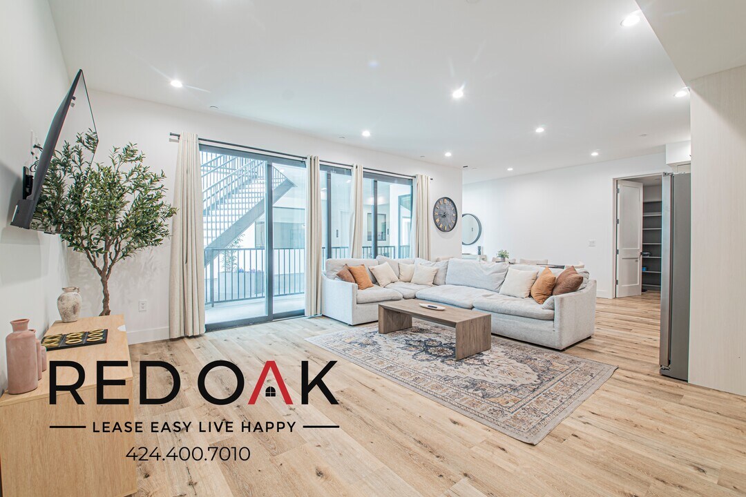 3910 Kentucky Dr in Los Angeles, CA - Building Photo