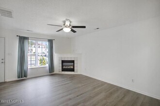 204 Pinegrove Ct in Jacksonville, NC - Building Photo - Building Photo