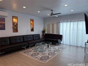 1380 Hoona St in Pearl City, HI - Building Photo - Building Photo