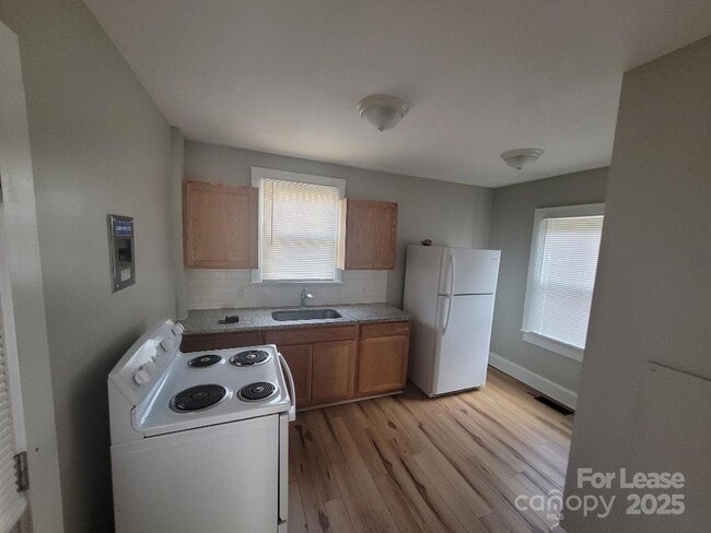 216 Harrill St in Statesville, NC - Building Photo - Building Photo