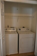 190 Lee's Ml Dr in Newport News, VA - Building Photo - Building Photo