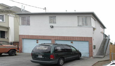 1021 E 17th St in Oakland, CA - Building Photo - Building Photo