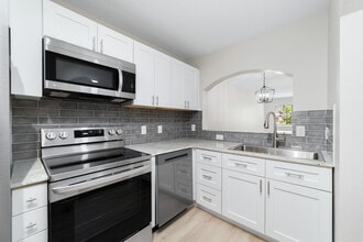 3750 N Jog Rd in Royal Palm Beach, FL - Building Photo - Building Photo