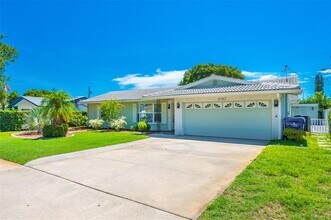 11290 142nd St N in Largo, FL - Building Photo - Building Photo
