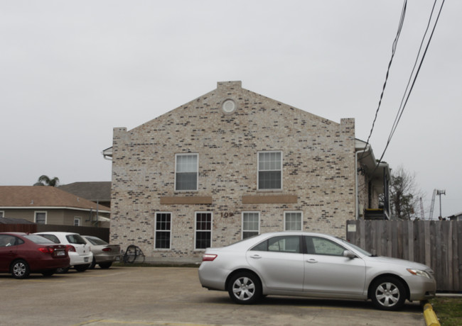 109 Ash St in Metairie, LA - Foto de edificio - Building Photo