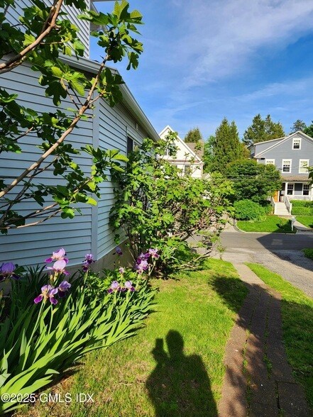 32 Orchard Pl, Unit 2 in Greenwich, CT - Building Photo - Building Photo