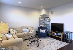 22228 Cabin Branch Ave in Clarksburg, MD - Building Photo