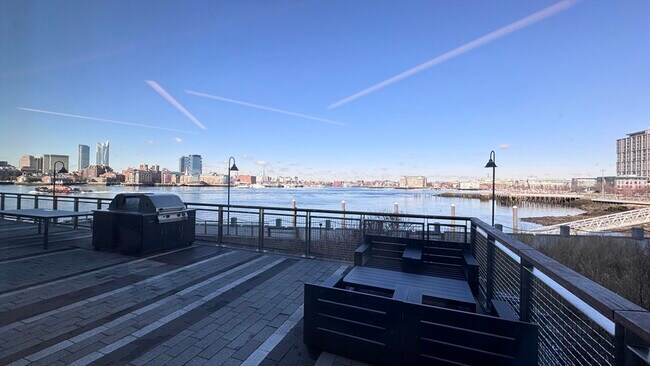 40 Lewis St, Unit #405 in Boston, MA - Building Photo - Building Photo
