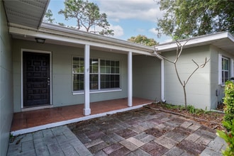 6238 13th Ave S in Gulfport, FL - Foto de edificio - Building Photo