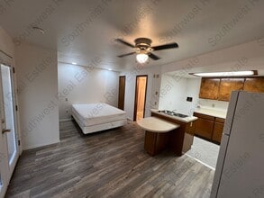 1403 S Prince St in Clovis, NM - Building Photo - Building Photo