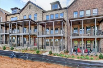 375 Chiswick Cir in Alpharetta, GA - Building Photo - Building Photo