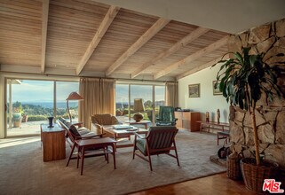 2701 Lake Hollywood Dr in Los Angeles, CA - Building Photo - Building Photo