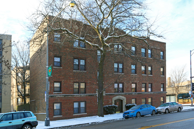 7622 N Sheridan Rd in Chicago, IL - Foto de edificio - Building Photo