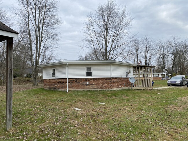 41 Amberly Dr in Georgetown, OH - Building Photo - Building Photo