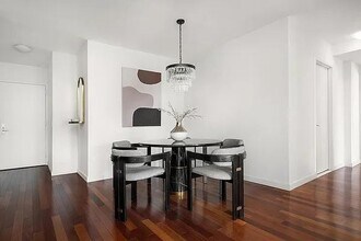 121 E 23rd St in New York, NY - Foto de edificio - Building Photo