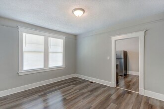 1009 E 33rd St-Unit -21fd472f-e53b-11ee-a715-06927b267943 in Savannah, GA - Foto de edificio - Building Photo