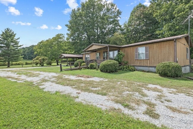 1345 Midway Rd in Crossville, TN - Building Photo - Building Photo