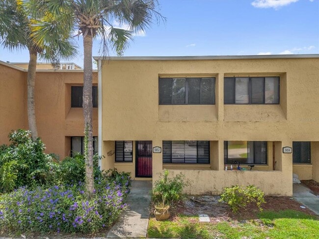 5852 Windhover Dr in Orlando, FL - Building Photo - Building Photo